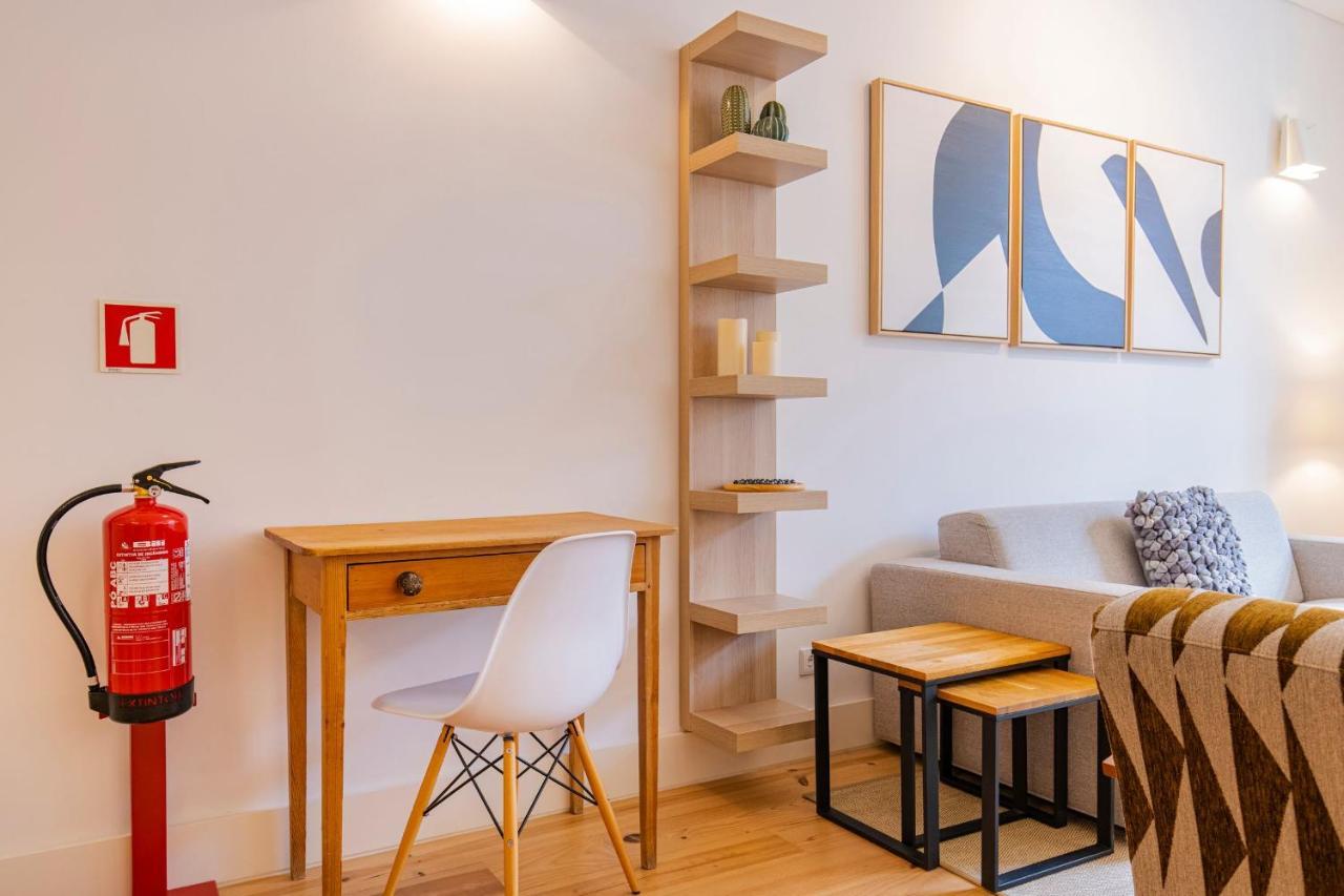 Modern Rustic Flat In Santos By Lovelystay Lisboa Exteriör bild