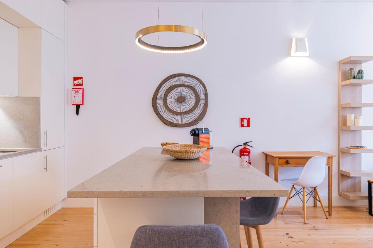 Modern Rustic Flat In Santos By Lovelystay Lisboa Exteriör bild